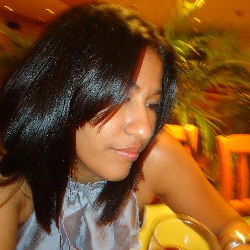 VIVO DANDOLE GRACIAS A PAPITO DIOS POR TODO LO QUE ME DA CADA DIA Y COMPARTIR CON LO MAS BONITO  DE MI VIDA... MI FAMILIA