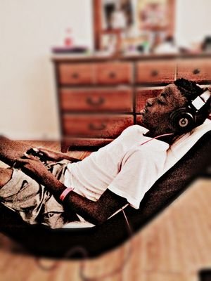 MaalikB3asley_'s profile picture. Chasing a dream won't stop until I accomplish it.