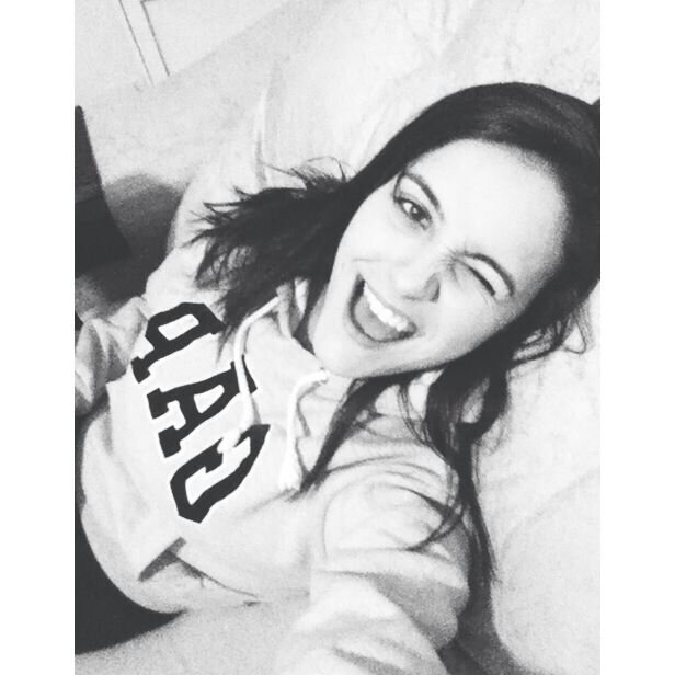 Porque o amor de Cristo me transformou e irei levar esse amor por onde eu for.
 Instagram: carolinehanther
Snap carolhanther