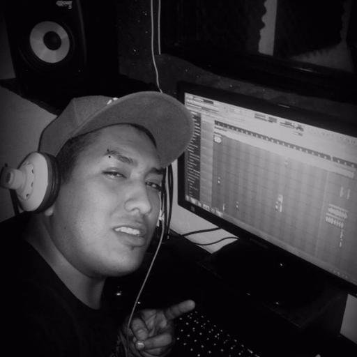 Bryan_RL's profile picture. Diseñador Gráfico, Desarrollador Web, Promotor y Productor Musical. CEO En @ElCorilloMxWeb - @BARentertainmen