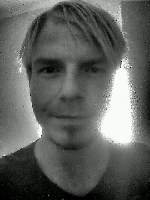 Where Ordinary People (yes even Celebs) can post a Pic with a Story...yes YourPixStory...History made today...Artist,Singer/Songwriter...Wannabe Millionare :-D