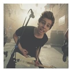 luke | 18 | single | etero