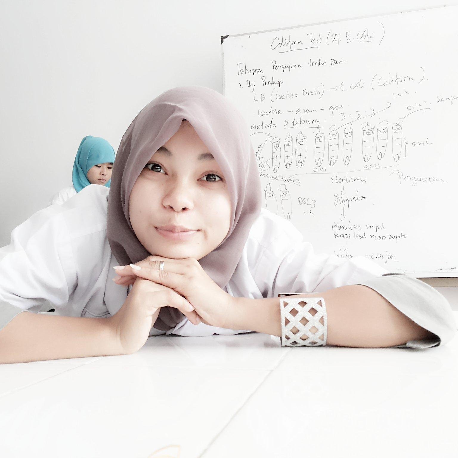 RiskaAR05's profile picture. 