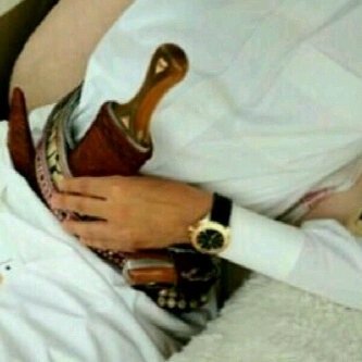 قد يبيع الانسان شيئاً قد شراه ولكن لا يبيع قلباً قد هواه.                   pin:2AE01C3A