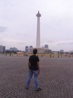 lahir di Pasuruan, 25 april 1995
