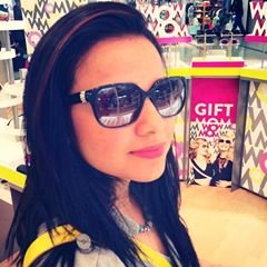 Simple. Contest Lover. Fashion Lover. Follow me and I'll follow back :)