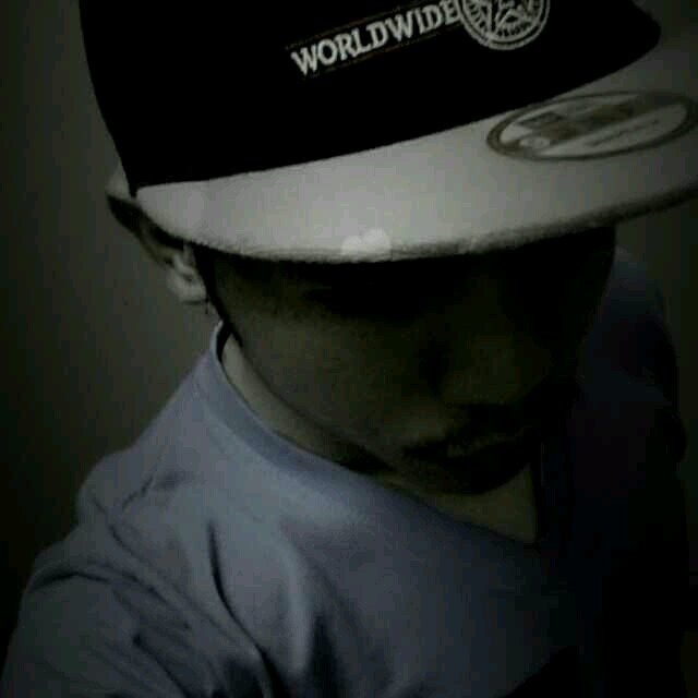 hi, my name raz hafiez, happily acquainted with u all. age 19. mantion me,and i wiil  follow u back ...huhu,WeChat ID raz_hafiez09...