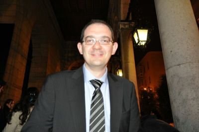Si me ves sonriendo, es por salud, no te sientas aludido.