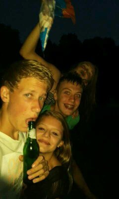 2D Calvijn 14 jaar (follow me)  -kickbox -DJ- vrienden in mn hart niet in mn bio