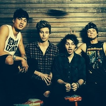 :) Here to remind you that your idols love you so much :)