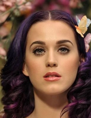 CaptainSwanKayl's profile picture. Queen of the Labyrinth, I have a habit of sometimes changing my hair, still looking for my Prince Charming lost daughter of Captain Swan. {OUAT}