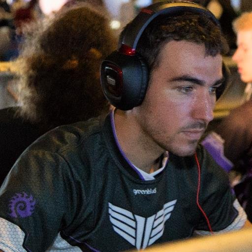Exjugador de wc3 y sc2 y Heroes of the storm.