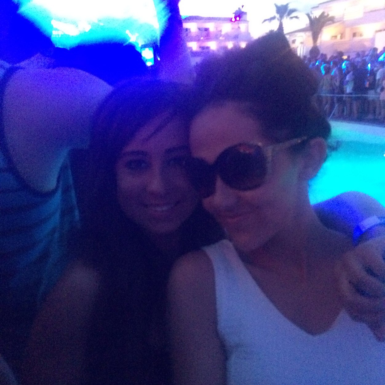 HannahhGrayy's profile picture. Everybody dies, but not eveybody lived.