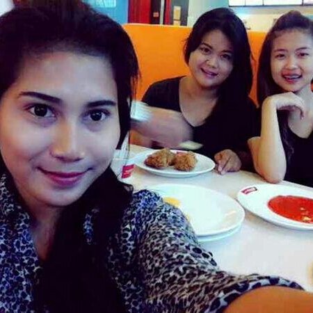 angelangelpat12's profile picture. 