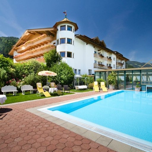 #Zillertal #Tirol #Österreich #4SterneHotel #Aktivhotel #Wellnesshotel #Hundekostenlos #Hundehotel #LastMinuteAngebote #UrlaubmitHund #Skifahren #Aktivurlaub