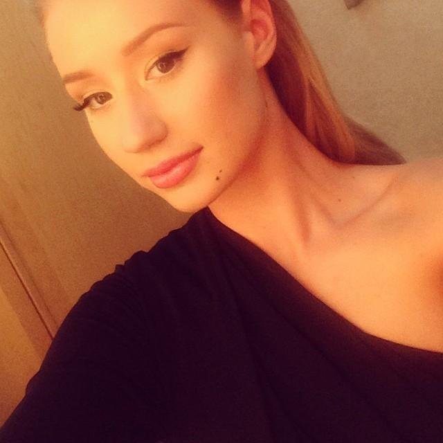 IGGY FANS FRENCH | THE NEW CLASSIC BITCHES