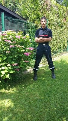 pratique judo et est pompiers bg ;)