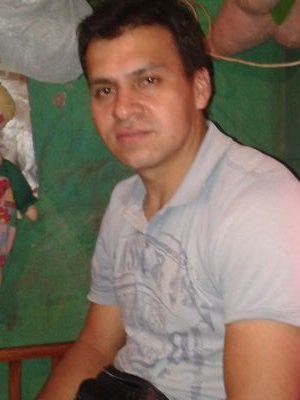 Vive en ciudad del este, estudio derecho en UTCD.