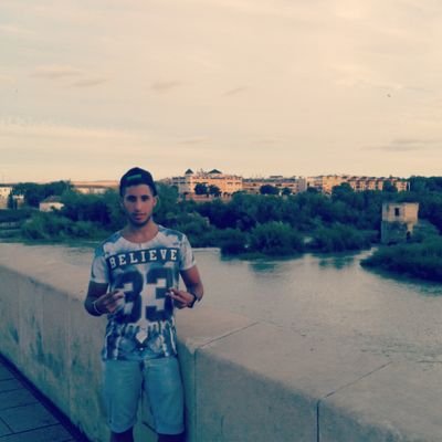 Porque quien menos sabe, es el que más juzga..!!