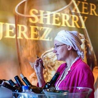 Unreasonably stubborn English woman making organic wine from ancient vines and unheard-of varieties on the granite terraces of the Arribes del Duero