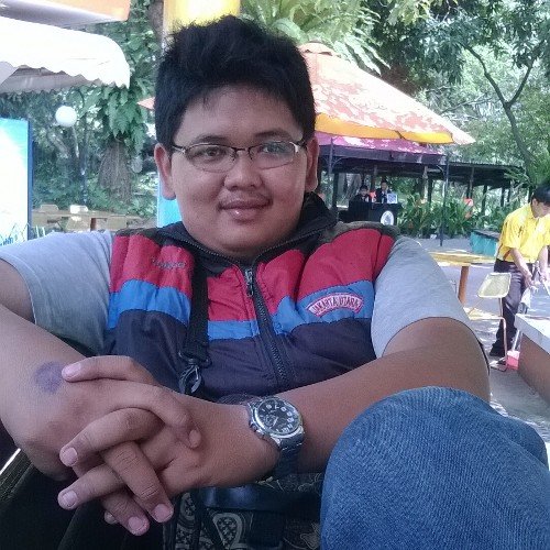 Jalani hidup dengan ikhlas dan senyuman One love | famili | | @FSKMP_APP | Manajemen sumber daya manusia | akademi pimpinan perusahaan |