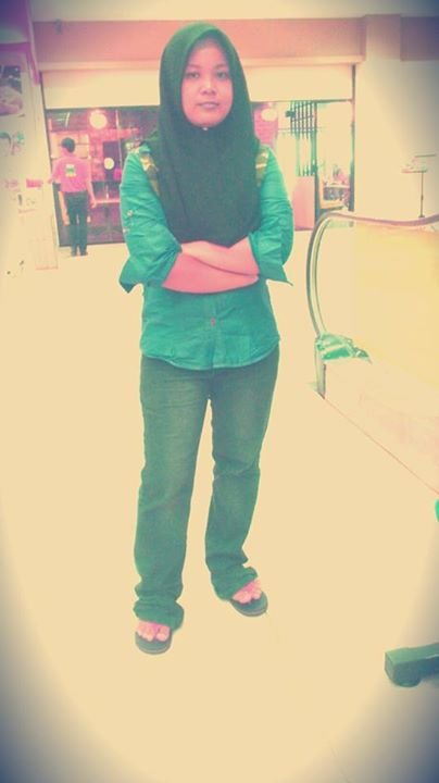 nurul azira . 22 taon . friendly . *follow me , i will follow u back .