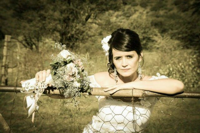 I'm Sanette ... I am a Mother Friend Wife Singer and a lot more ..Country and Rock is my jam ! I LOVE GOD much ! Happy 2014 ;) now what about you ?