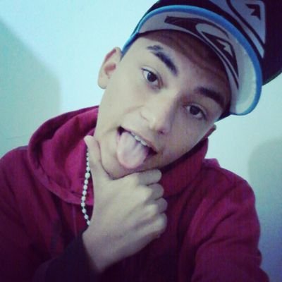 segue no instagram = p3g4v3l_  , segue no face =  https://t.co/YxvbaIAtXM    Famozinho não,, apenas Conhecido..·