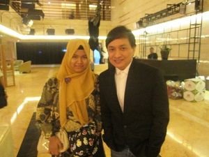 baik dan selalu sabar dengan orang