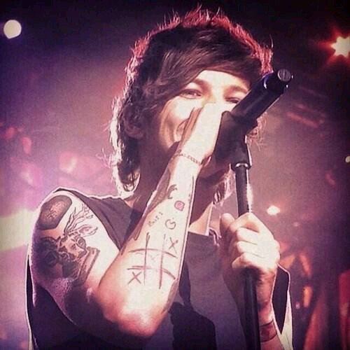|| 22-09-2012 & 24-06-2014 ||  Larry all the way ♡ #4YearsAgo5StrangersBecame5Brothers