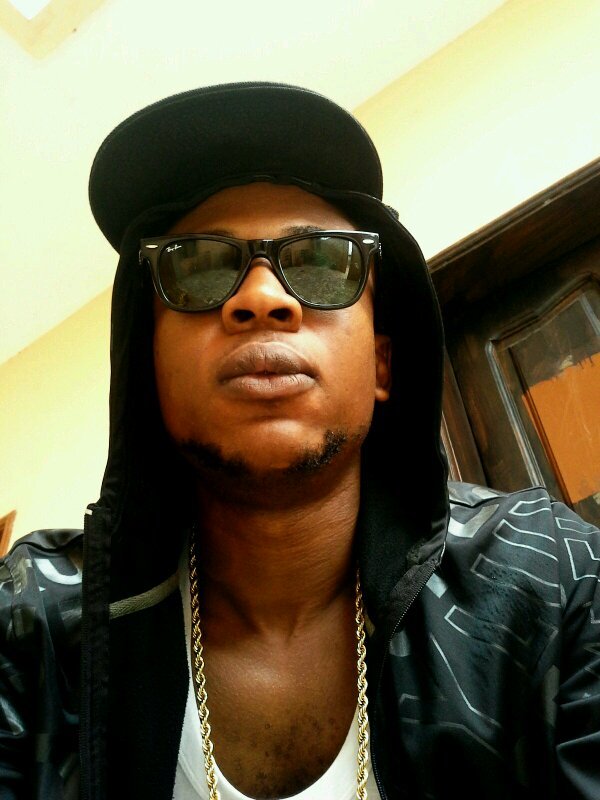 Fresh_Kes's profile picture. Weird•Loner•Awkward•Confident  #hnaub #manutd #system