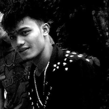ROCK ADALAH MUSIC FAVORIT SAYA DAN BERBAGAI MACAM ALIRAN ROCK LAINYA.