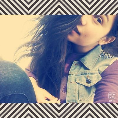 holiiwis soy la thiare jeje me disen negra Osino shita *~*emmm.. me encanta 1D One Direction y justin bieber soy belictioner hasta la muerte.