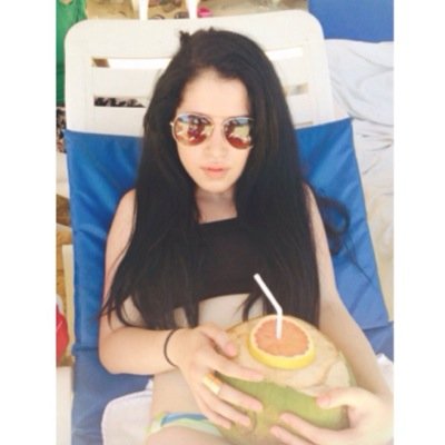 Cuenta personal ♡, también pueden seguirme en: @IsabelleNavac. Ahí les twitteo bonito y con amor.