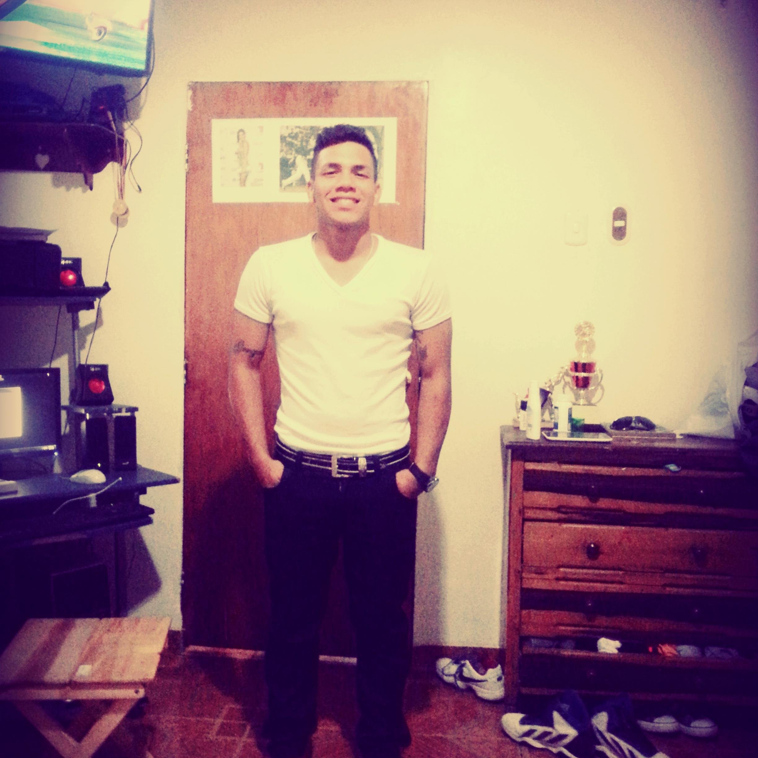 Vius:$ 27/01:$     Beisbol:G     MamaPapaHermanaNovia:$:G     Medicenchino-.-