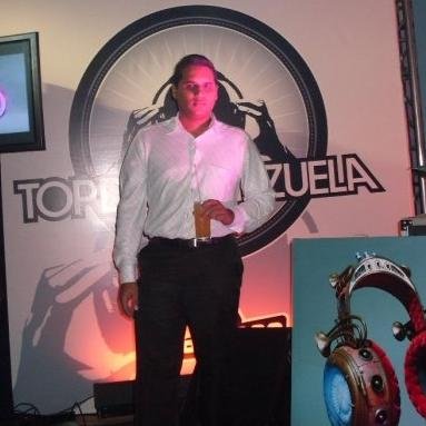 DJ Profesional Freelance, Director General de SKYLAND Discplay y Publicista.