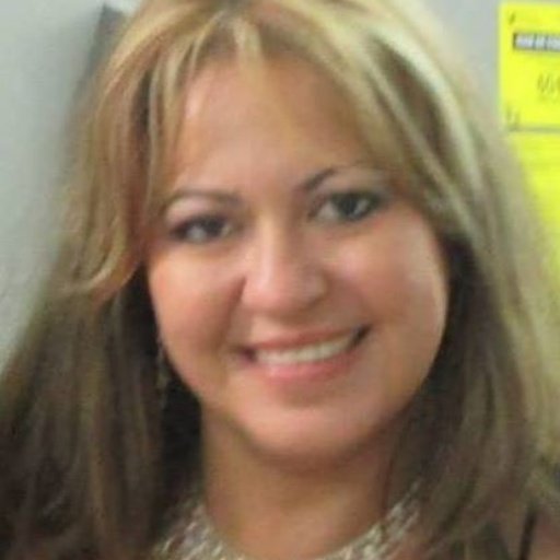 Abogado, Administradora en Riesgos y Seguros; venezolana, nieta de chepa e hija de Omaira.