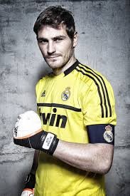 17/. Fan del mejor guardameta del mundo Iker Casillas. Mi mayor sueño, que Iker me siga :). Twitter creado para todos/@ los Casillistas. CASILLISTAS FOREVER (L)