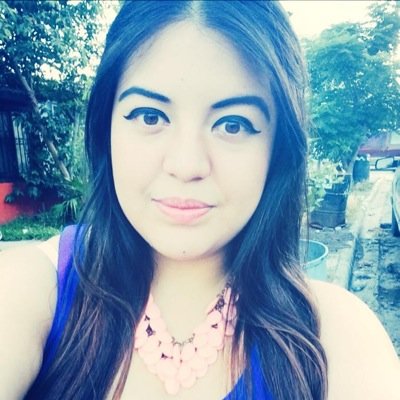 El error mas grande del ser humano es intentar sacarse de la cabeza aquello que no sale del corazón .. ♥