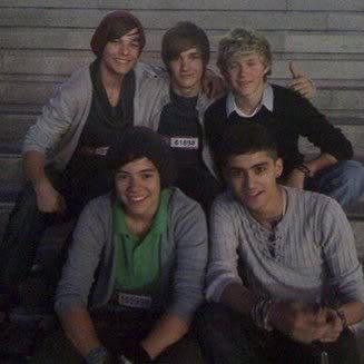 Proud to be a directioner... *_*... I love very much to one direction!!!@My life!!!