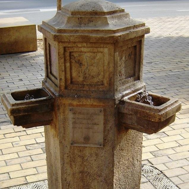 Almeriense de nacimiento y sin ataduras. Amante de mi tierra por devoción, sin esclavitudes emocionales. Ciudadano del mundo por convicción con sede en Almería.