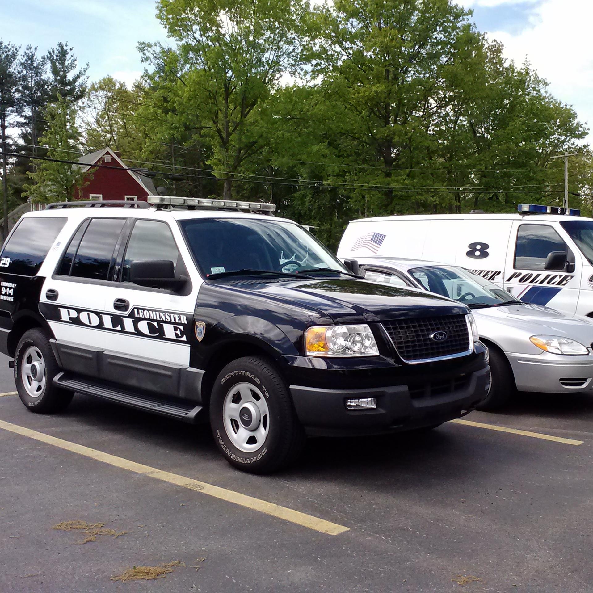 LeomPolAssoc's profile picture. 