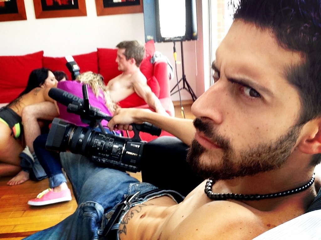 Director & Producer of explicit adult content in Colombia. V-blogger of http://t.co/9Ylq10SyKx showing behind-the-scenes footage and candid, real-life stories.