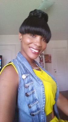 candiceevans921's profile picture. College chick