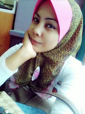 emakhalib8882's profile picture. 