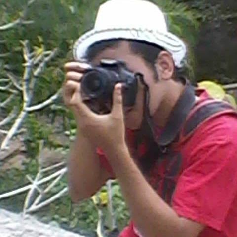 #pecintaKopi I #fansLiverpoolFC I #founder GheCture Photography I #hunting Foto I #belajar jadi fotografer I #fotografer bebas I #i breath with music I