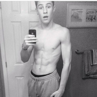 I GAVE YOU A FREE FOLLOW SO GO FOLLOW @smagrier SO SHE CAN REACH HER GOAL !! THANKS