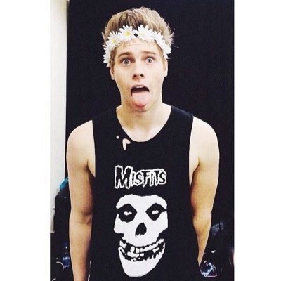free follow || go follow //@michaelsextme\\ please || love you guys || thank you