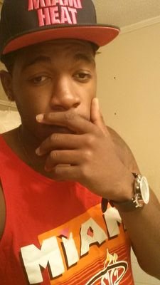 R.i.P to my moms and my Kid .I got no problems with being myself  thats just #SoCool huh??? #HeatNationMuthafuka #Cool #D4W .Live for today Not tomorrow