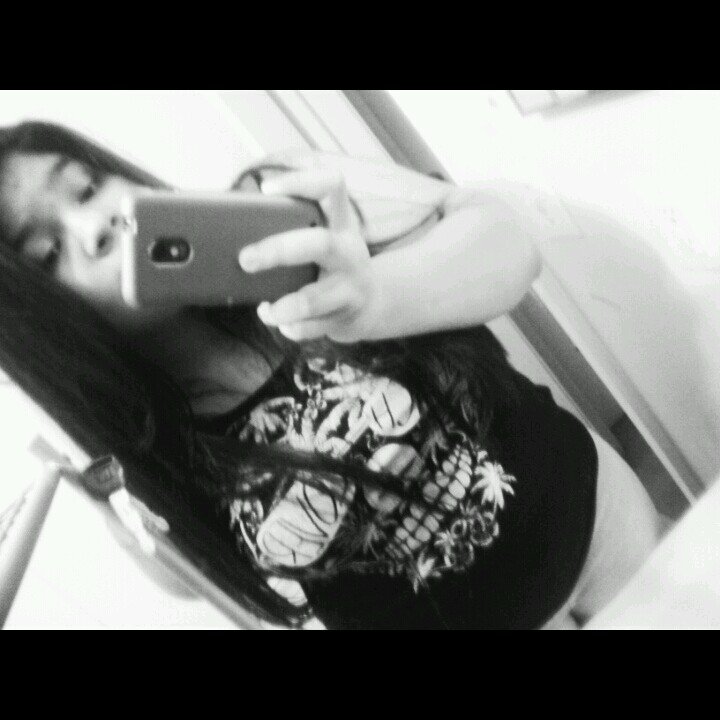 Solo soy YO misma *_____* en donde sea qee vaya.. ♥' && si queres saber mas, tomate la tarea dee Averiguarlo :33' Seguime & te Sigo ;D 
( ˘ ³˘) ԅ(ˆ⌣ˆԅ) ♥